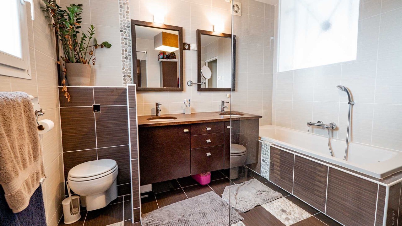 Photo of Bathroom in Buzet-sur-Tarn