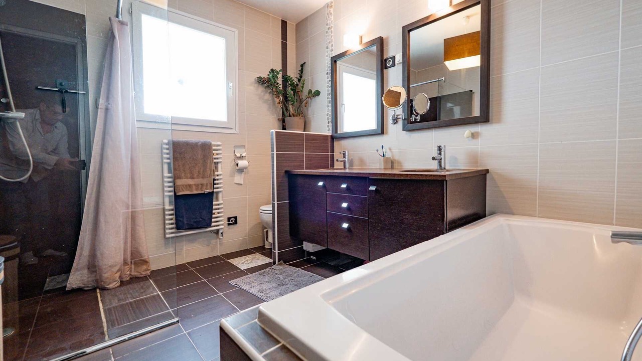 Photo of Bathroom in Buzet-sur-Tarn