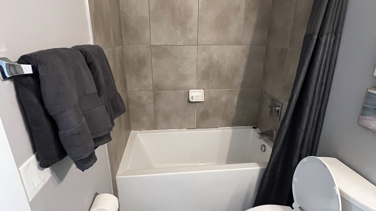 Photo of Bathroom in Oakland Park