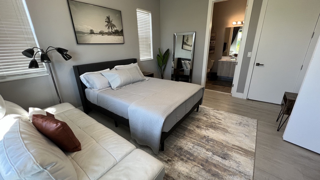 Photo of Bedroom in Oakland Park