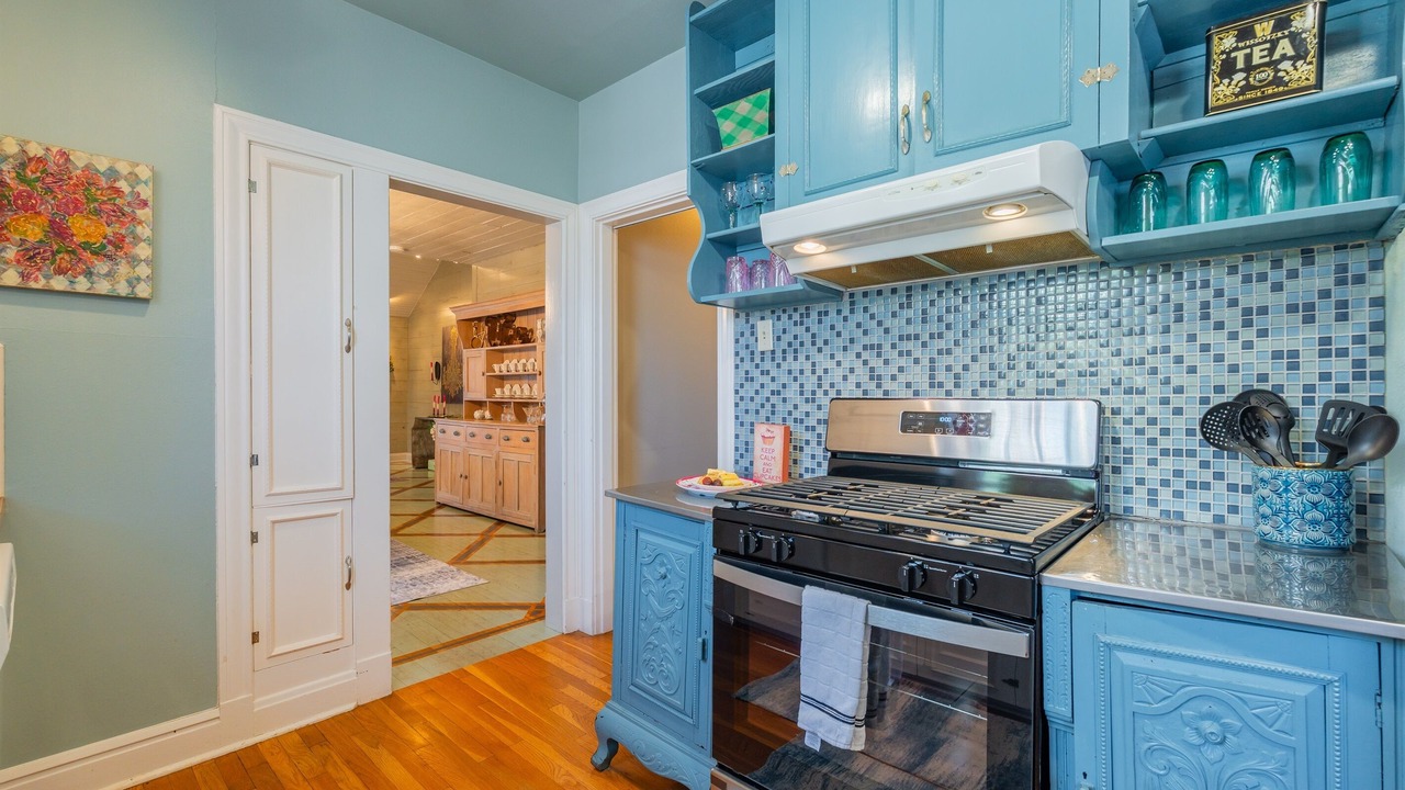 Photo of Kitchen in Sayles Blvd. Area