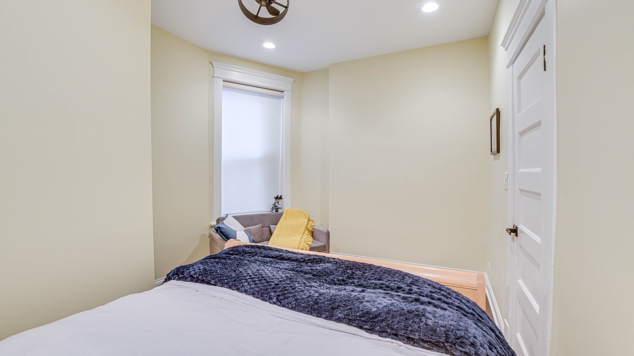 Photo of Bedroom in Near West Side