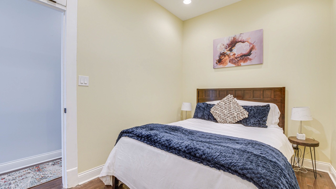 Photo of Bedroom in Near West Side