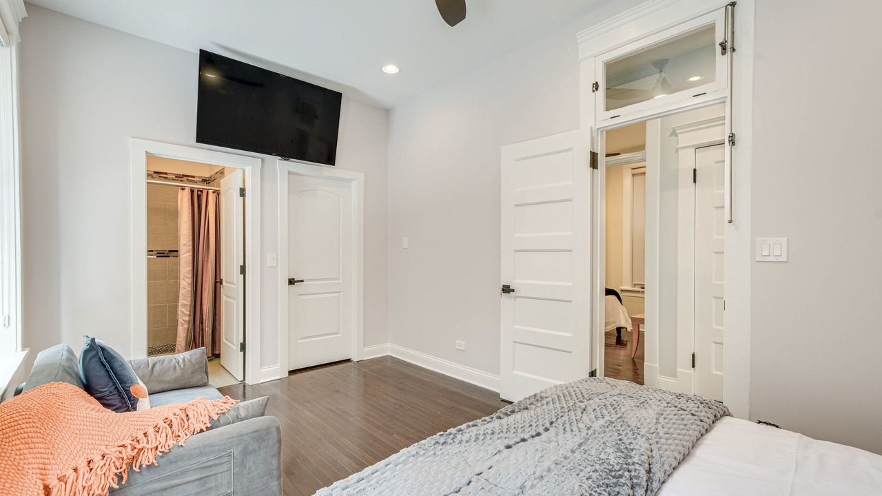 Photo of Bedroom in Near West Side