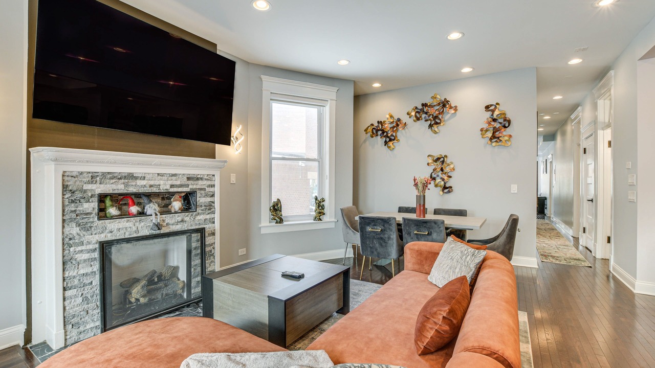 Photo of Livingroom in Near West Side
