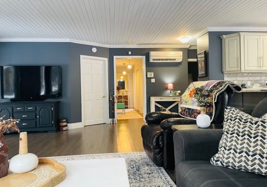 Photo of Livingroom in Grand Beach