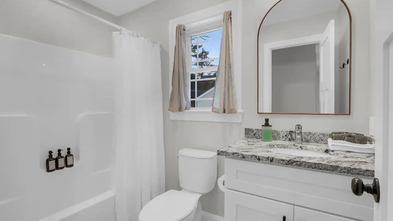 Photo of Bathroom in Orange