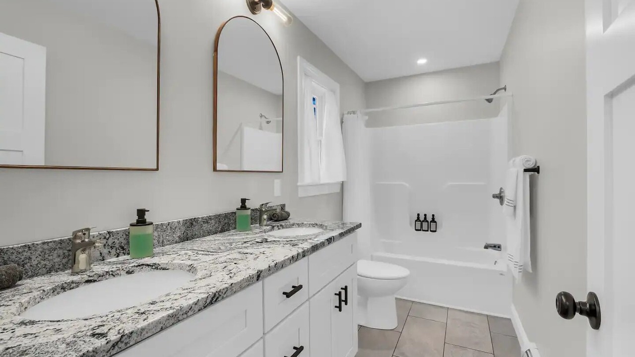 Photo of Bathroom in Orange