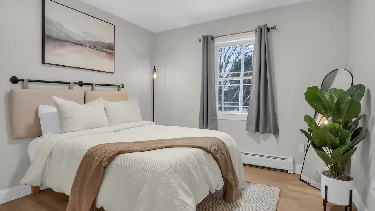 Photo of Bedroom in Orange