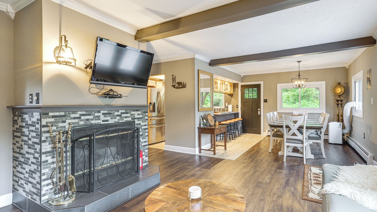 Photo of Livingroom in North Creek