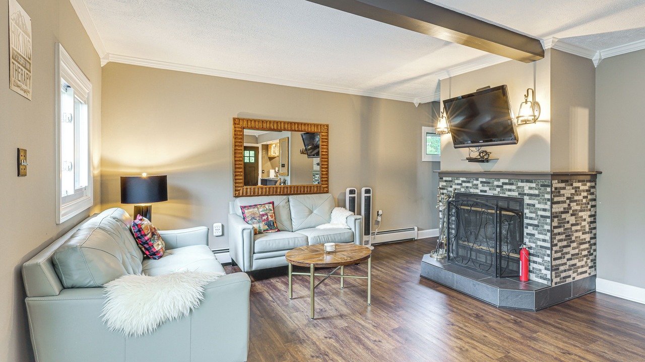 Photo of Livingroom in North Creek