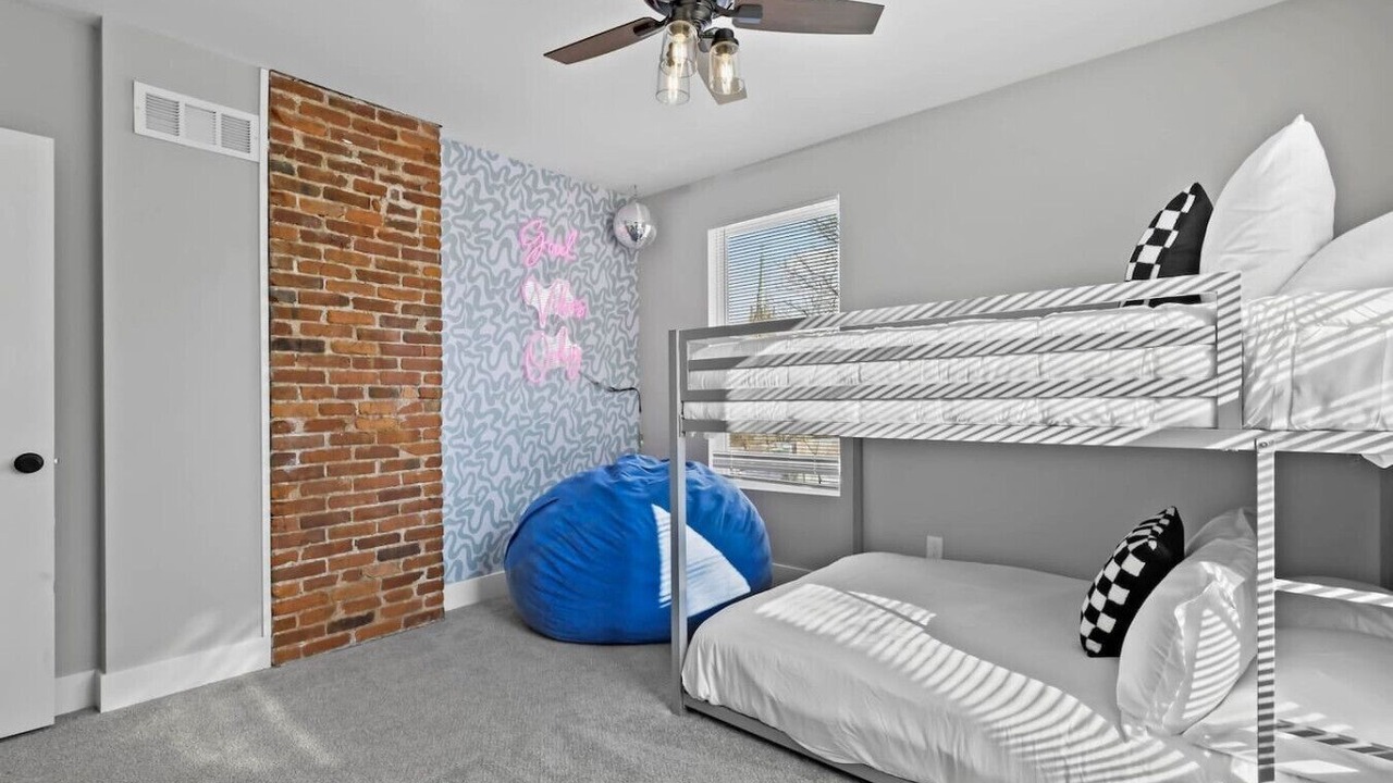 Photo of Bedroom in Livingston Park