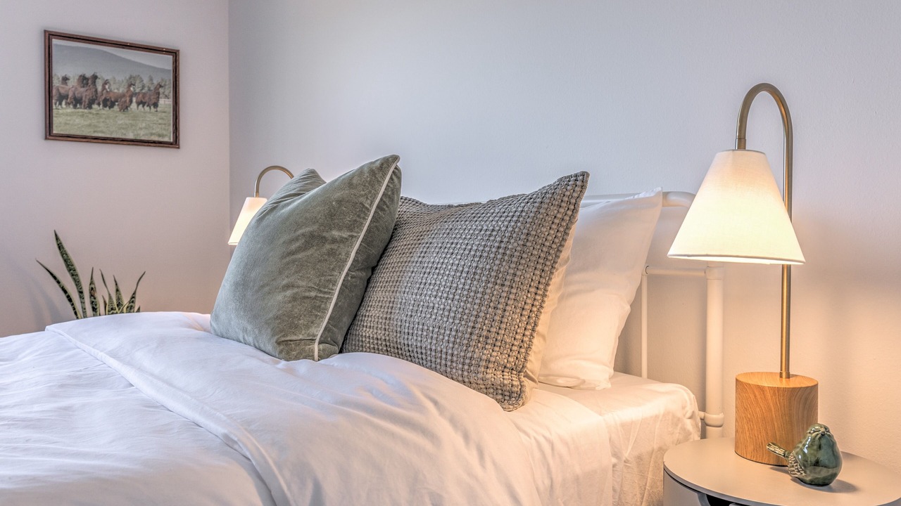 Photo of Others in Sisters