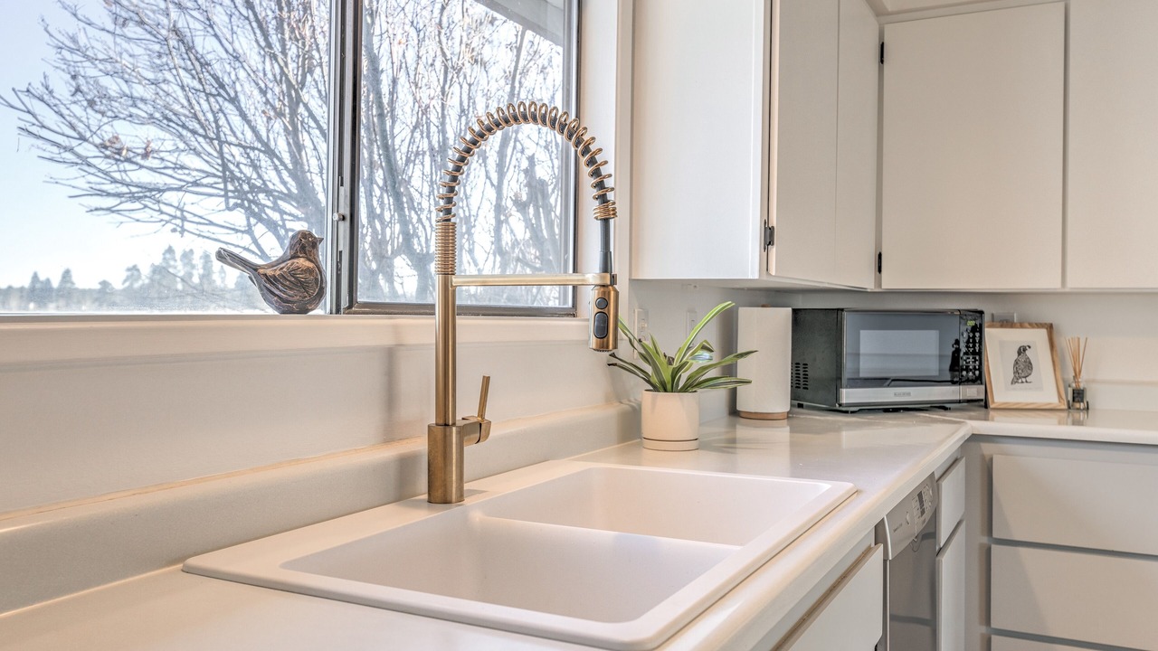 Photo of Others in Sisters