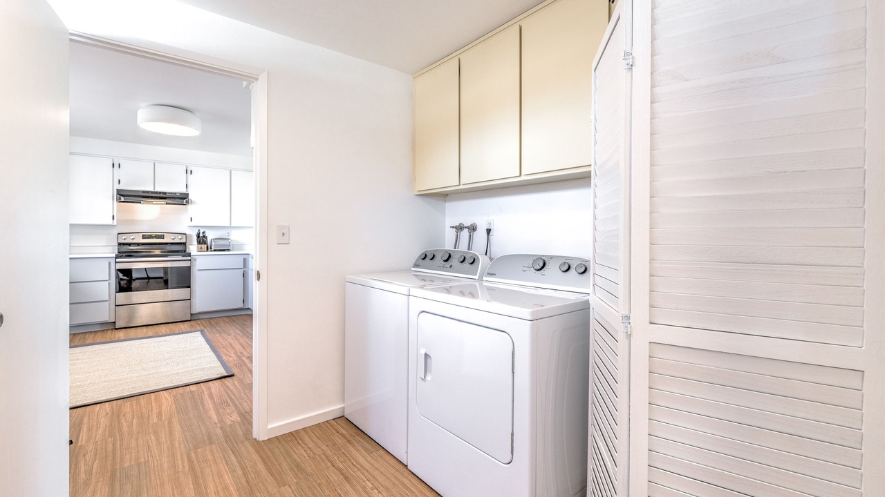 Photo of Others in Sisters