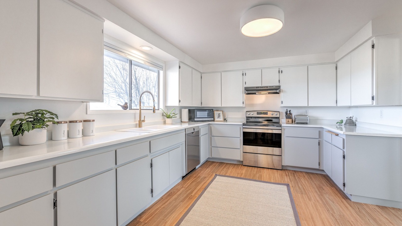 Photo of Others in Sisters