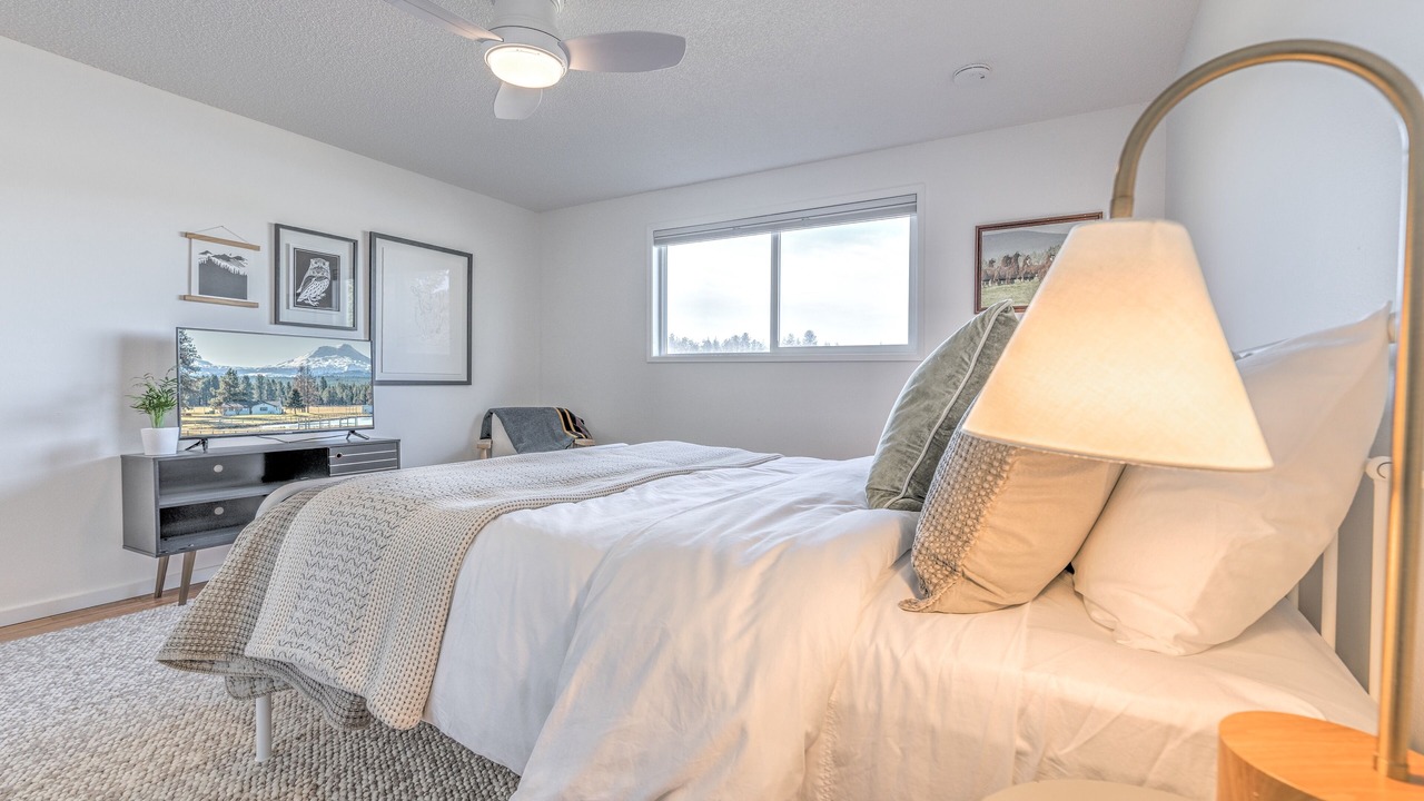 Photo of Others in Sisters