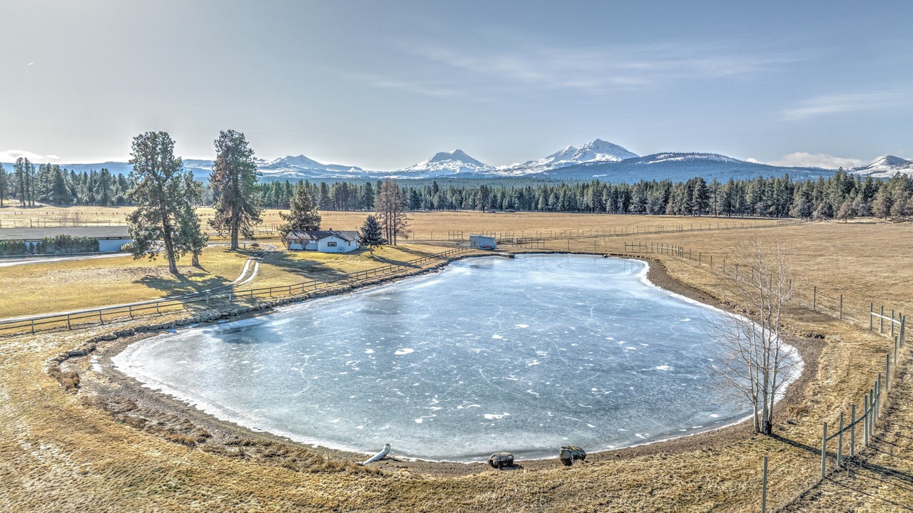 Photo of Others in Sisters