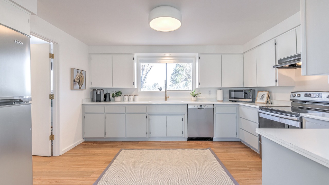 Photo of Others in Sisters