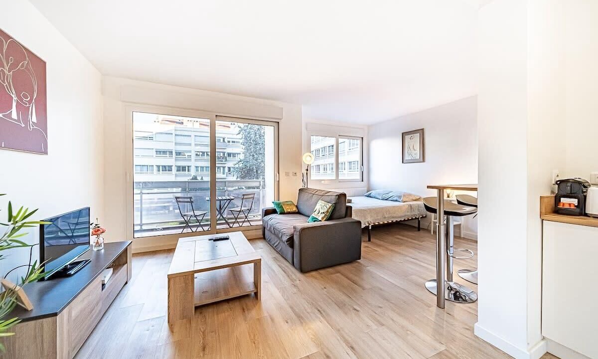 Photo of Bedroom in Jules Ferry - Recamier