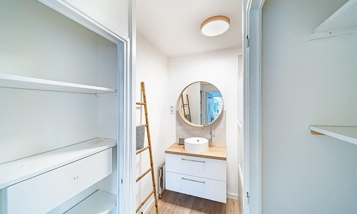 Photo of Bathroom in Jules Ferry - Recamier