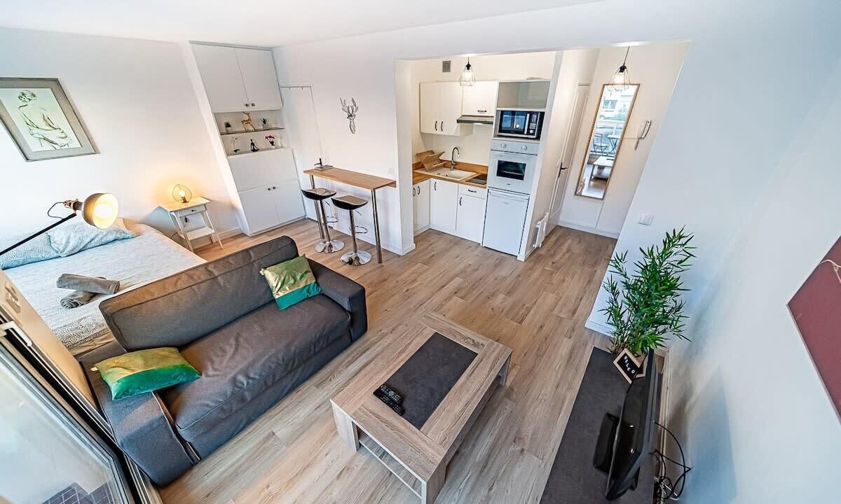 Photo of Bedroom in Jules Ferry - Recamier