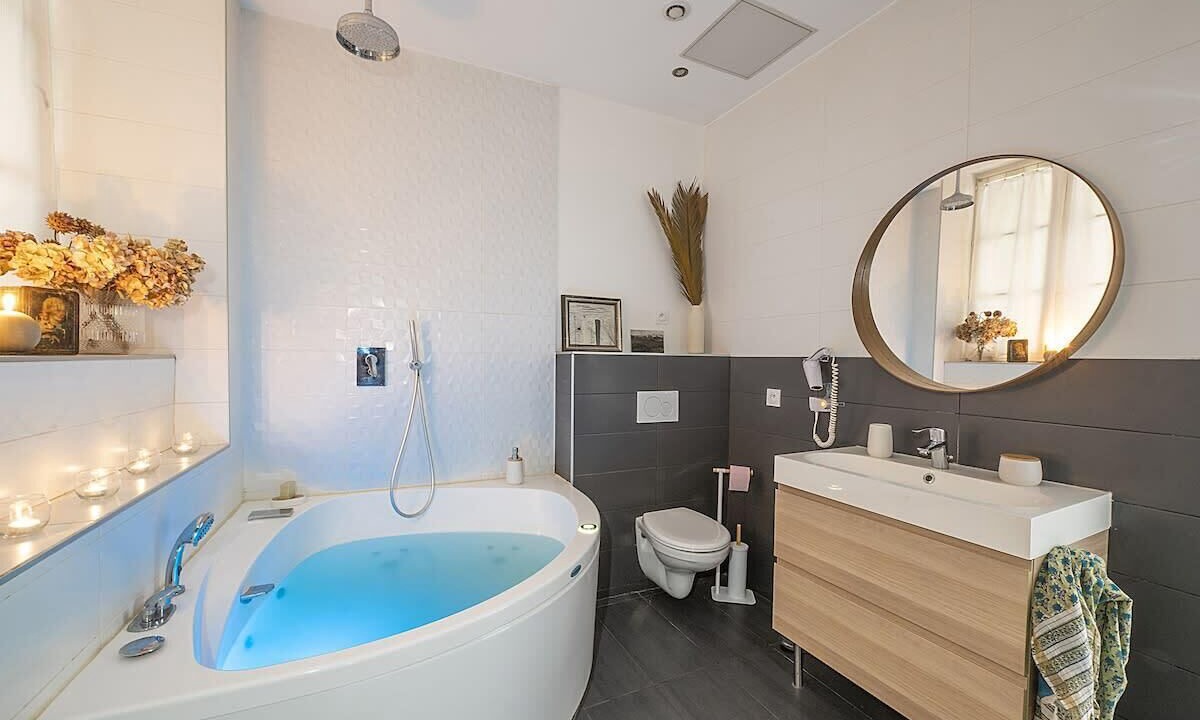 Photo of Bathroom in Saint Michel - Mairie