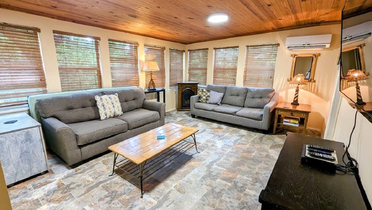 Photo of Livingroom in Sulphur