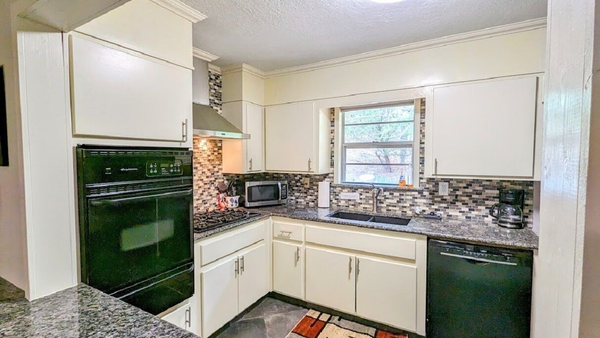 Photo of Kitchen in Sulphur