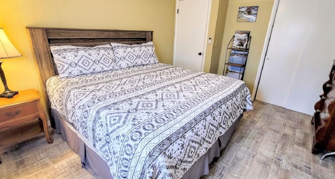Photo of Bedroom in Sulphur