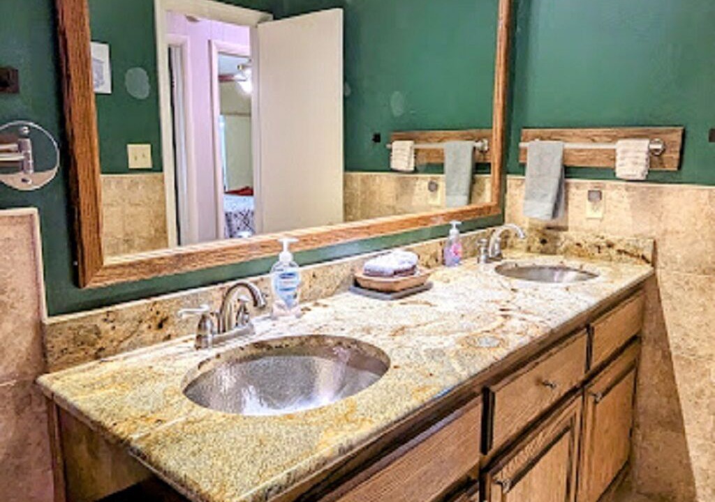 Photo of Bathroom in Sulphur