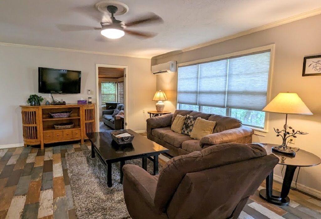 Photo of Livingroom in Sulphur