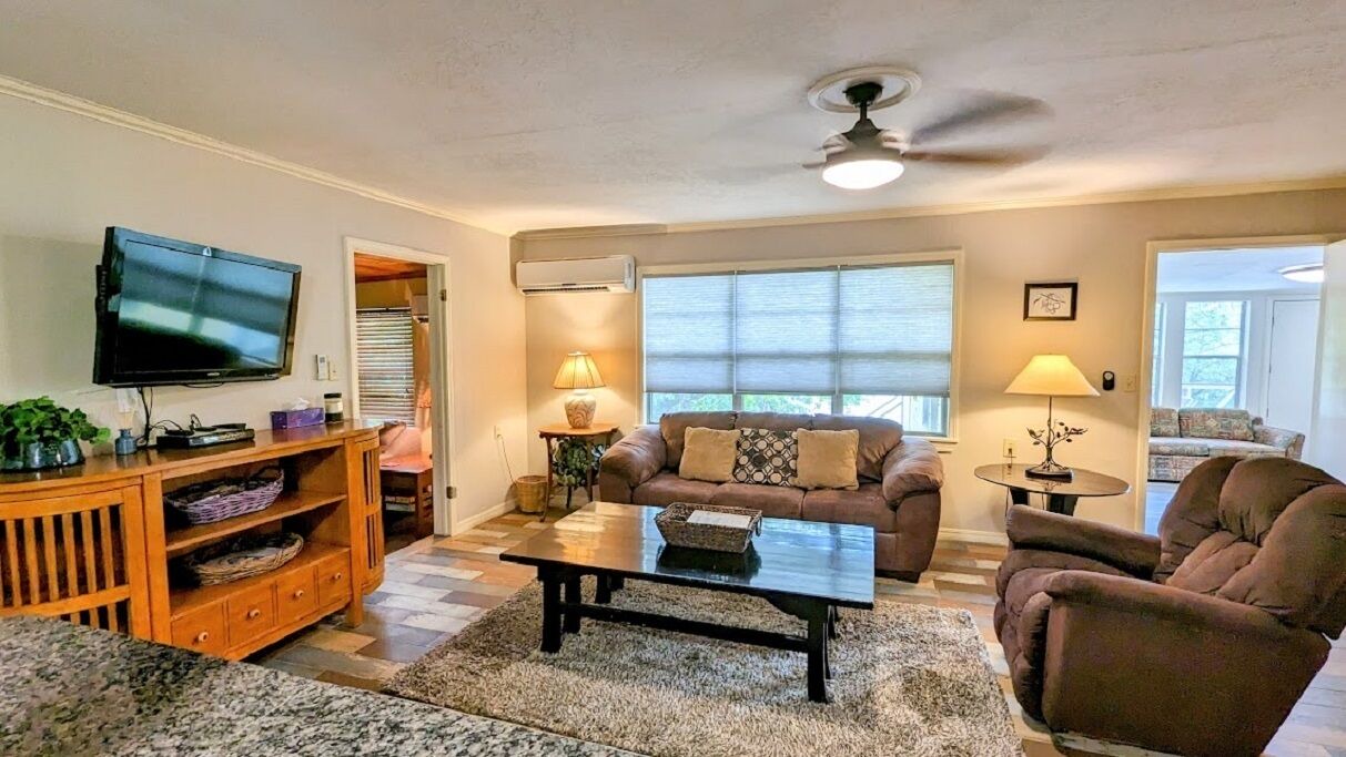 Photo of Livingroom in Sulphur