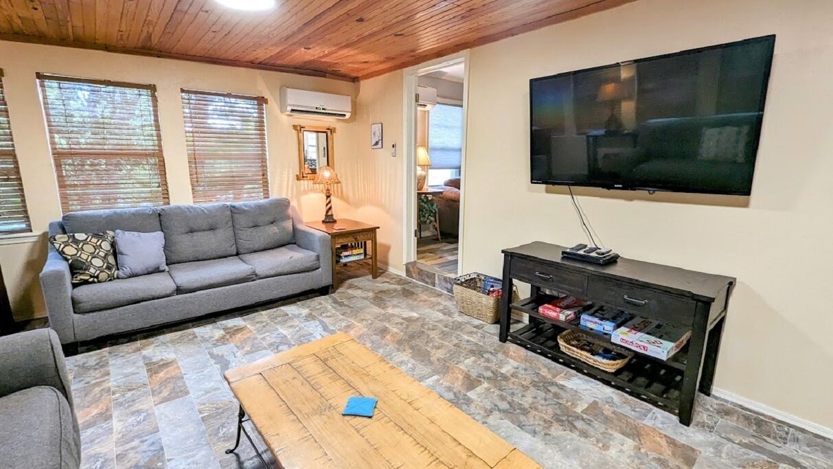 Photo of Livingroom in Sulphur