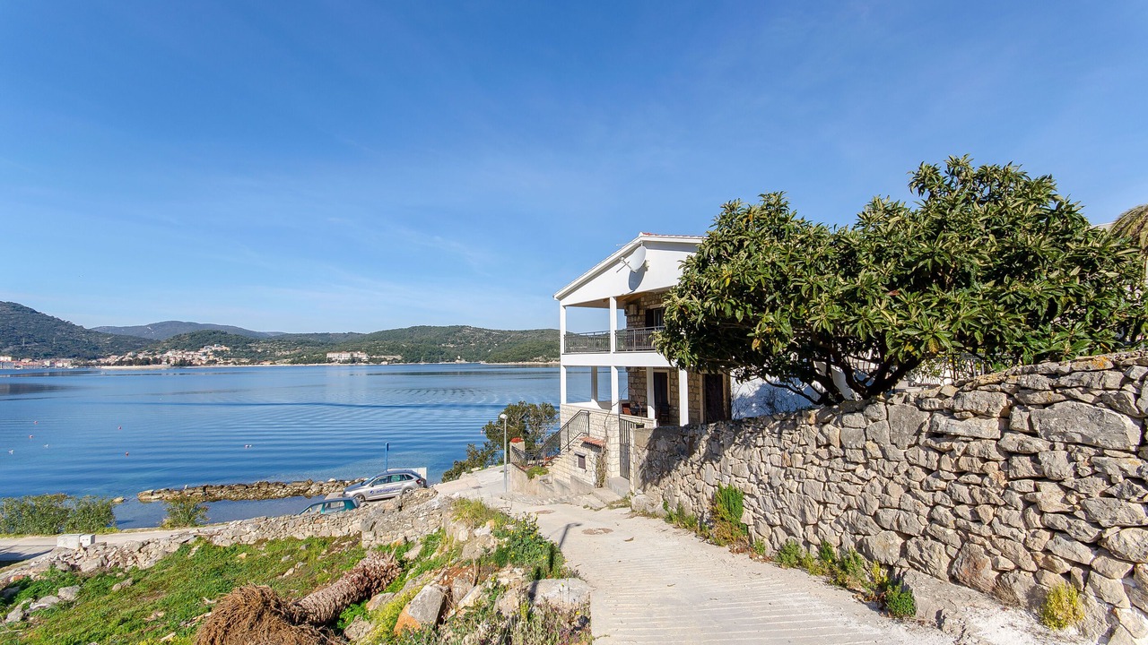 Photo of Outdoor in Cove Rogacic