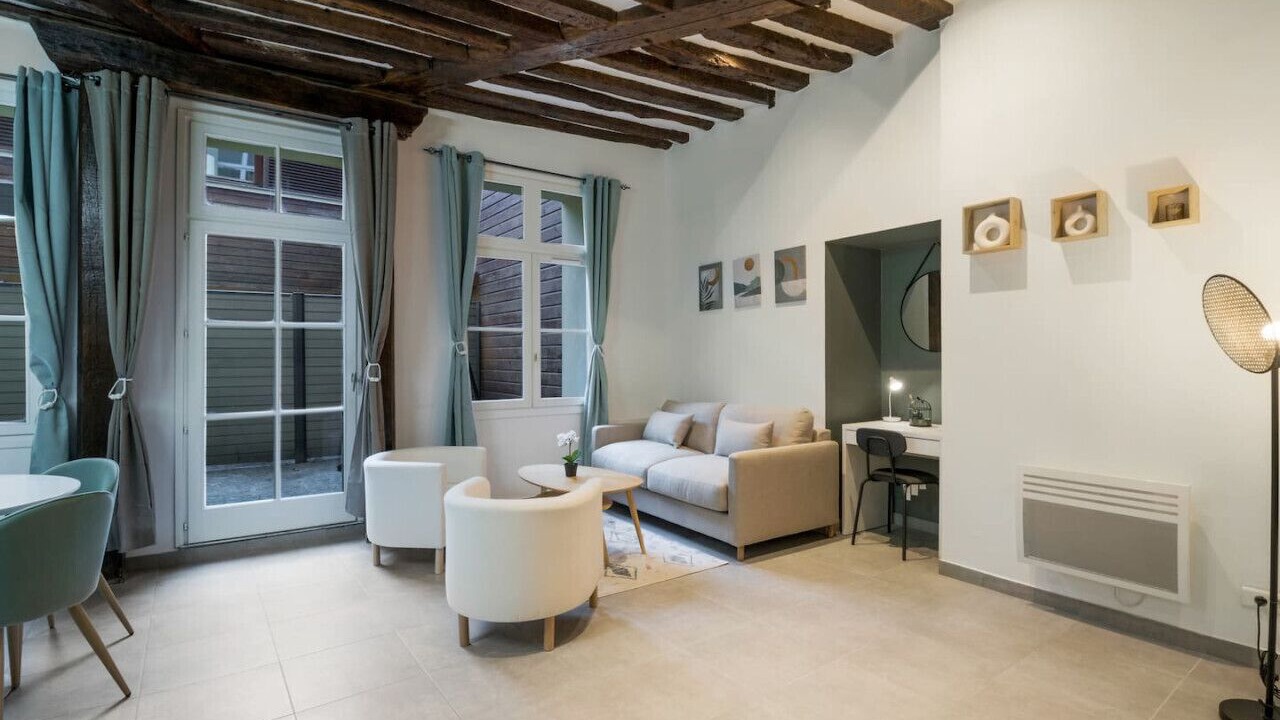 Photo of Livingroom in 5th Arrondissement