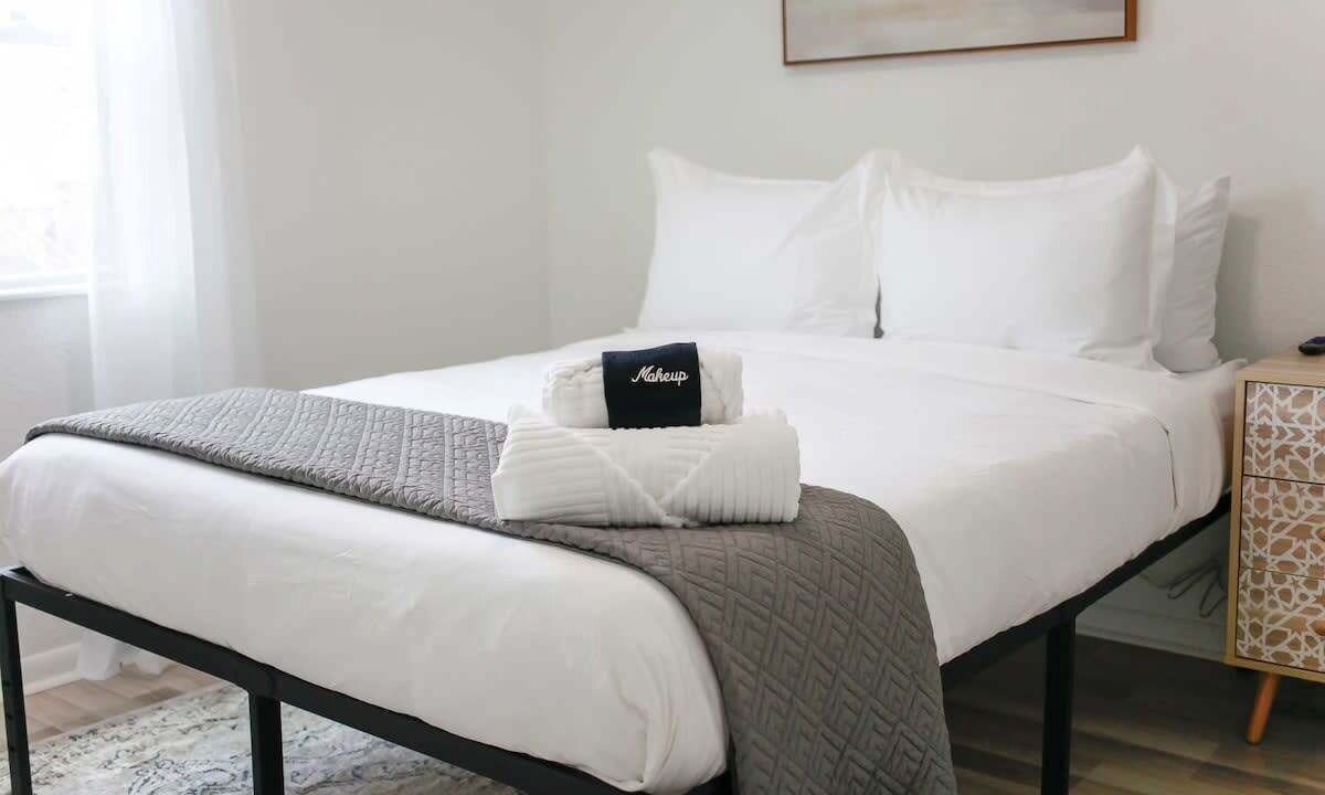 Photo of Bedroom in Willoughby Spit