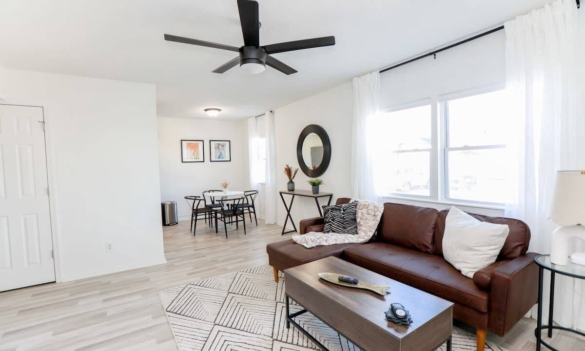 Photo of Livingroom in Willoughby Spit