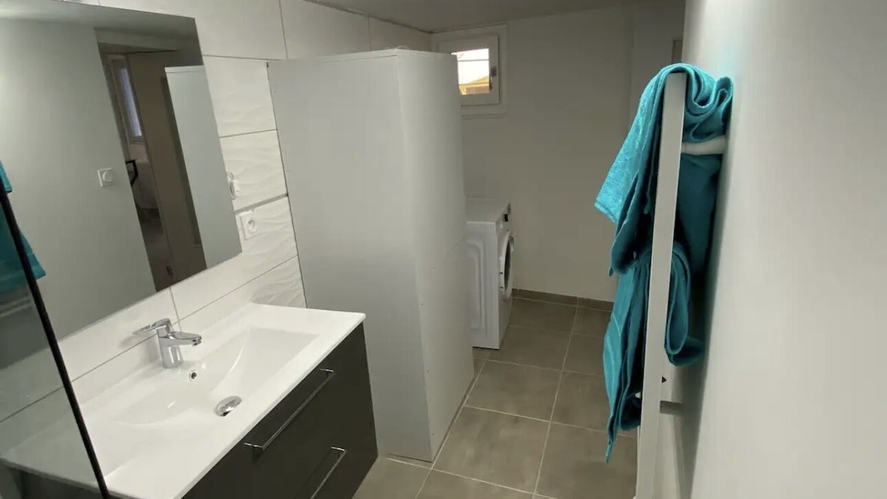 Photo of Bathroom in Beaux Arts-Boutonnet