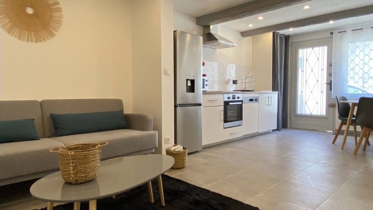 Photo of Livingroom in Beaux Arts-Boutonnet