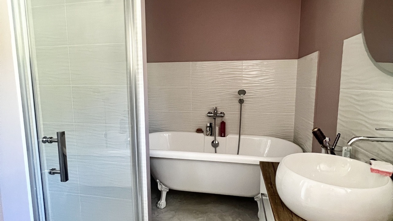 Photo of Bathroom in Pailhac