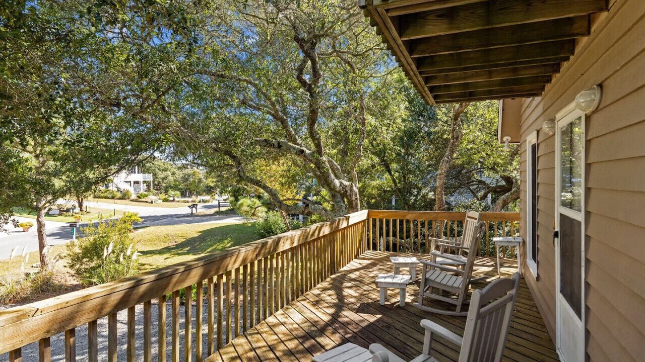 Photo of Patio Balcony in Emerald Isle