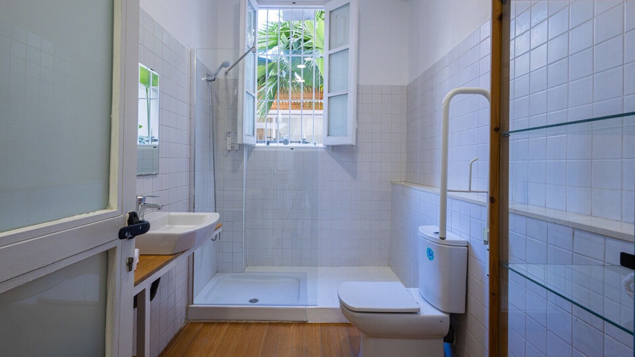 Photo of Bathroom in Morvedre