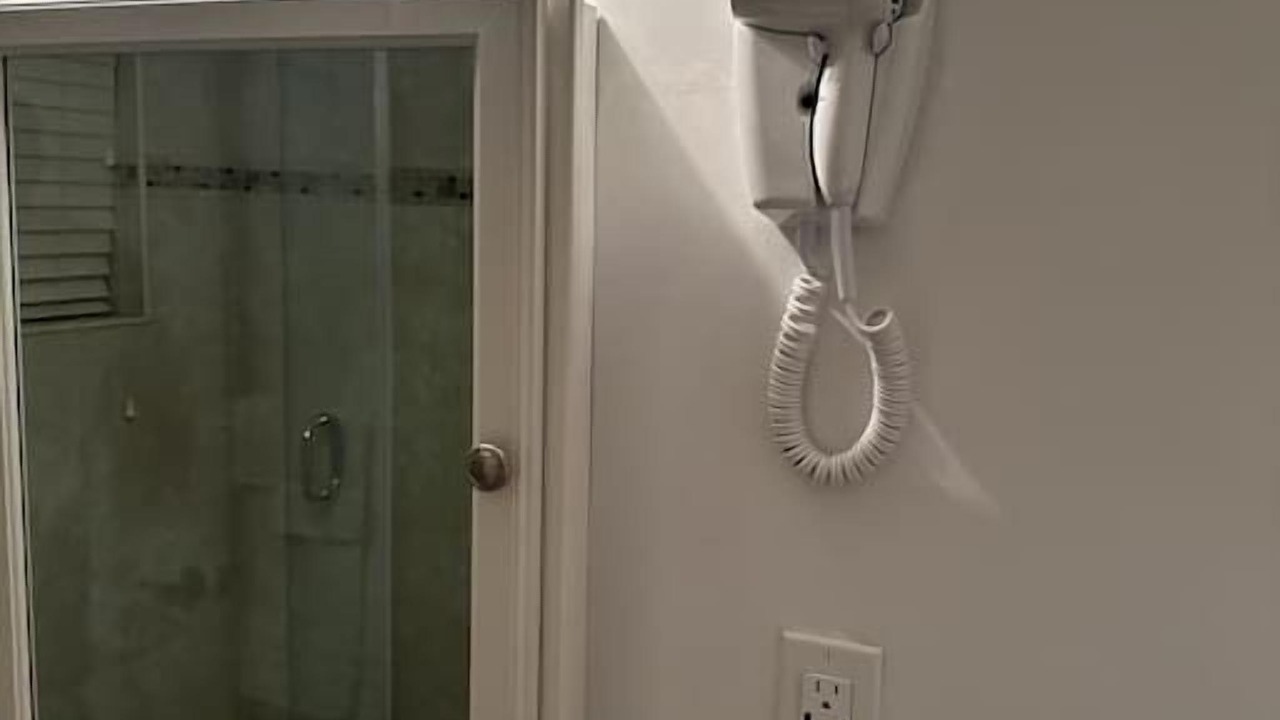 Photo of Bathroom in Miami Gardens