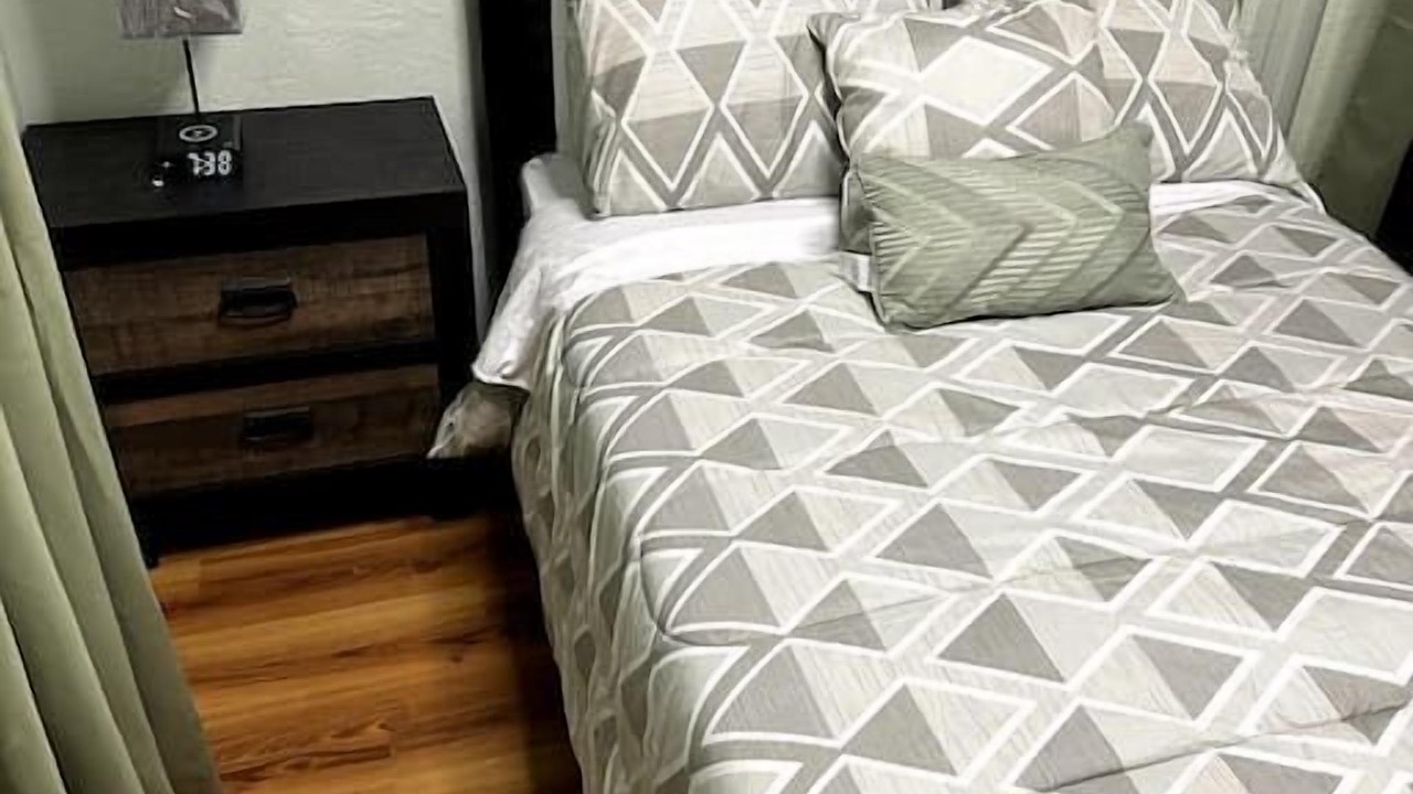 Photo of Bedroom in Miami Gardens