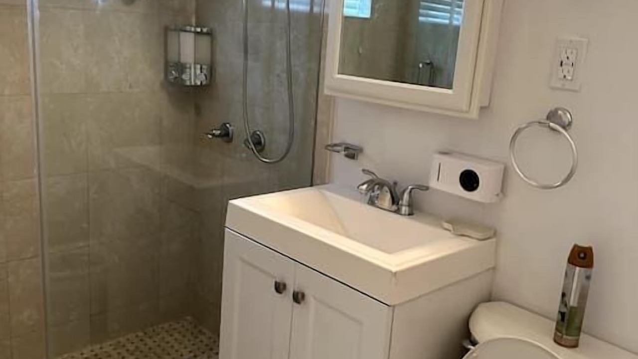 Photo of Bathroom in Miami Gardens