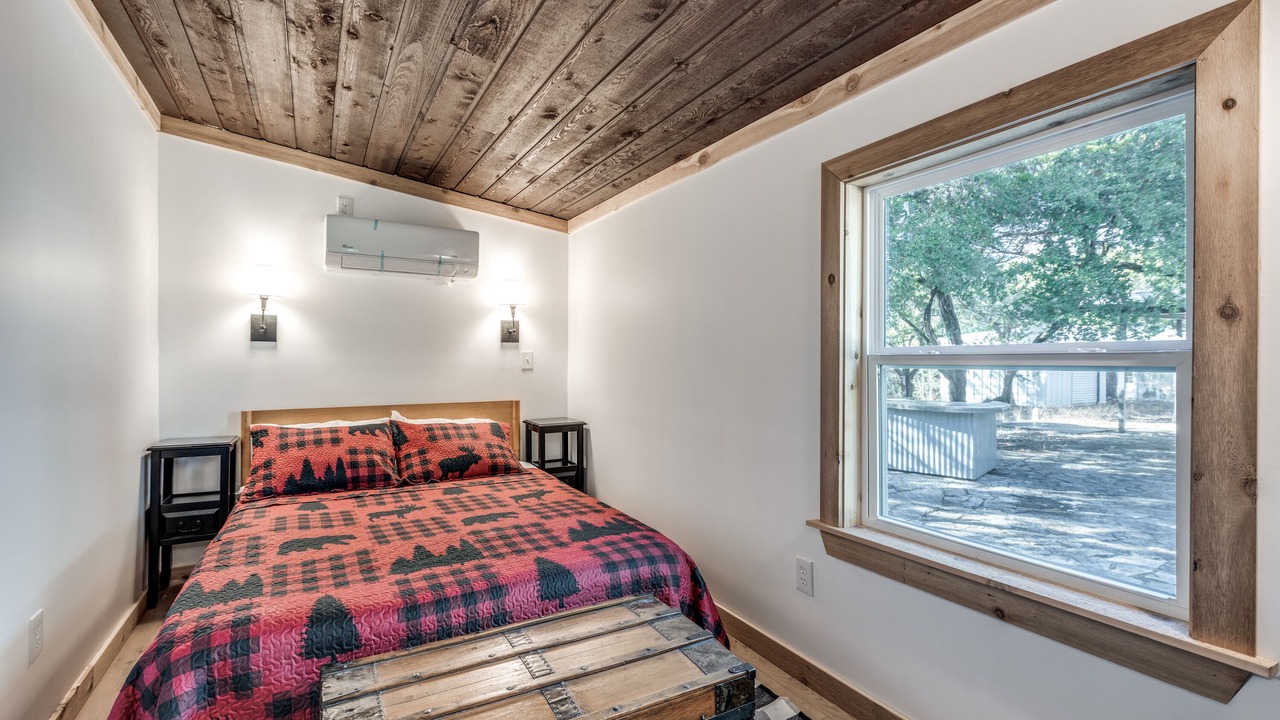 Photo of Bedroom in Paluxy
