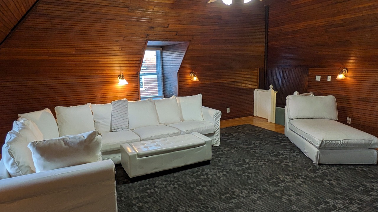 Photo of Livingroom in Tower Grove East
