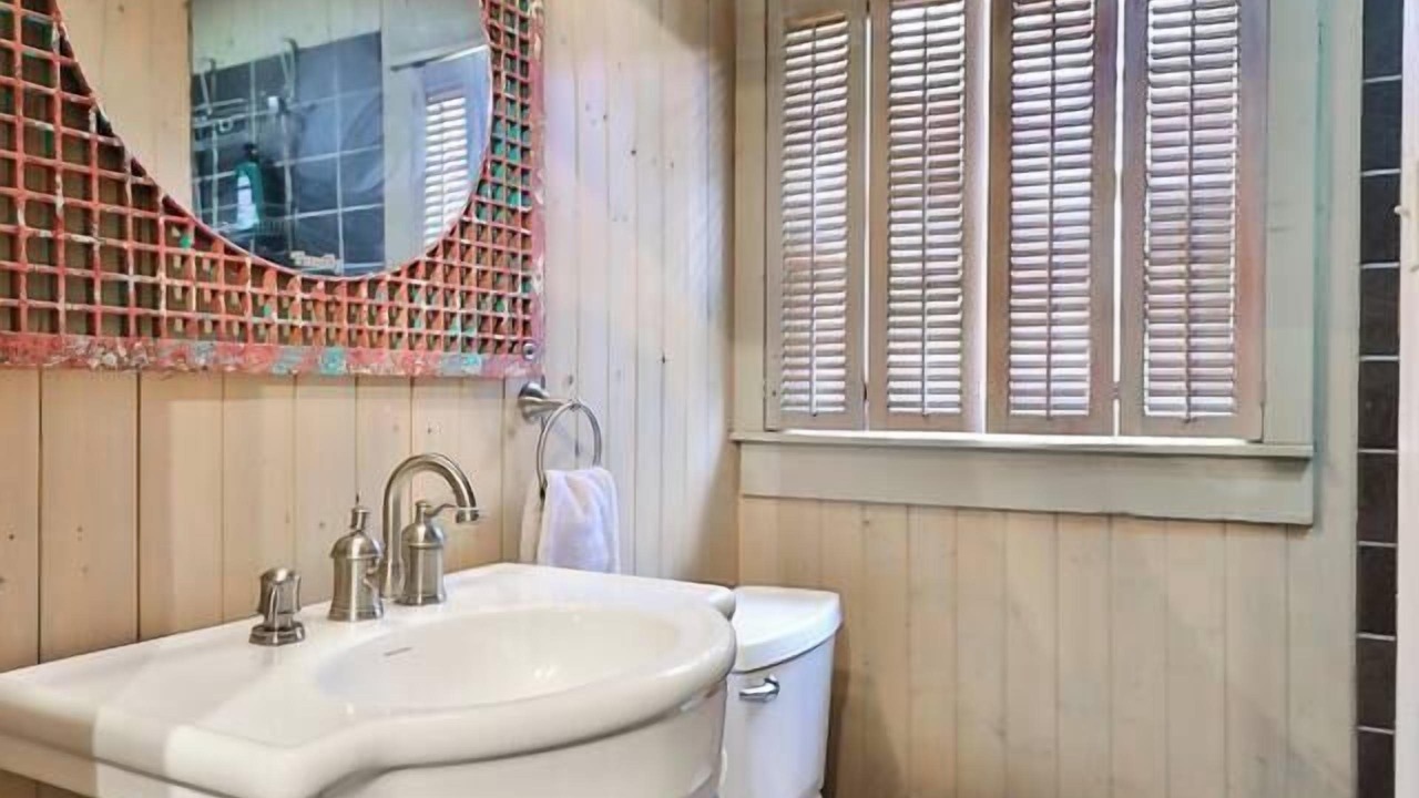 Photo of Bathroom in Sayles Blvd. Area