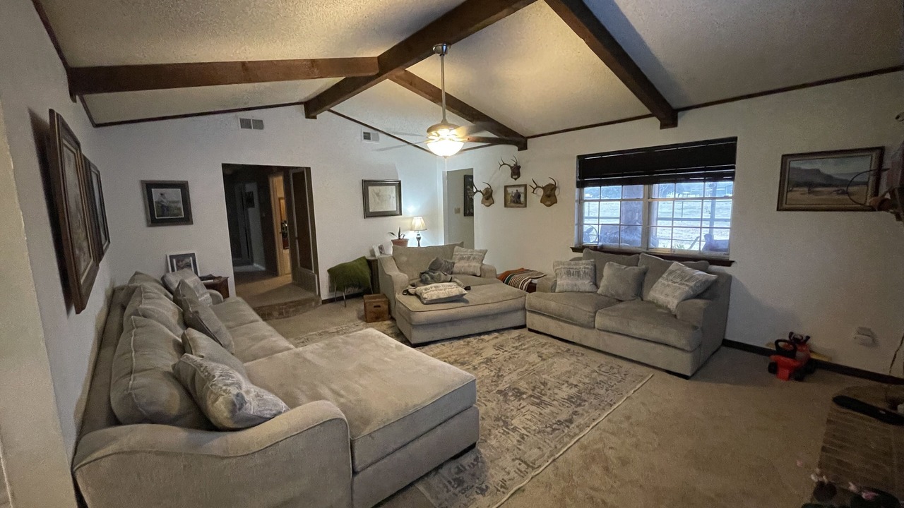 Photo of Livingroom in Perry